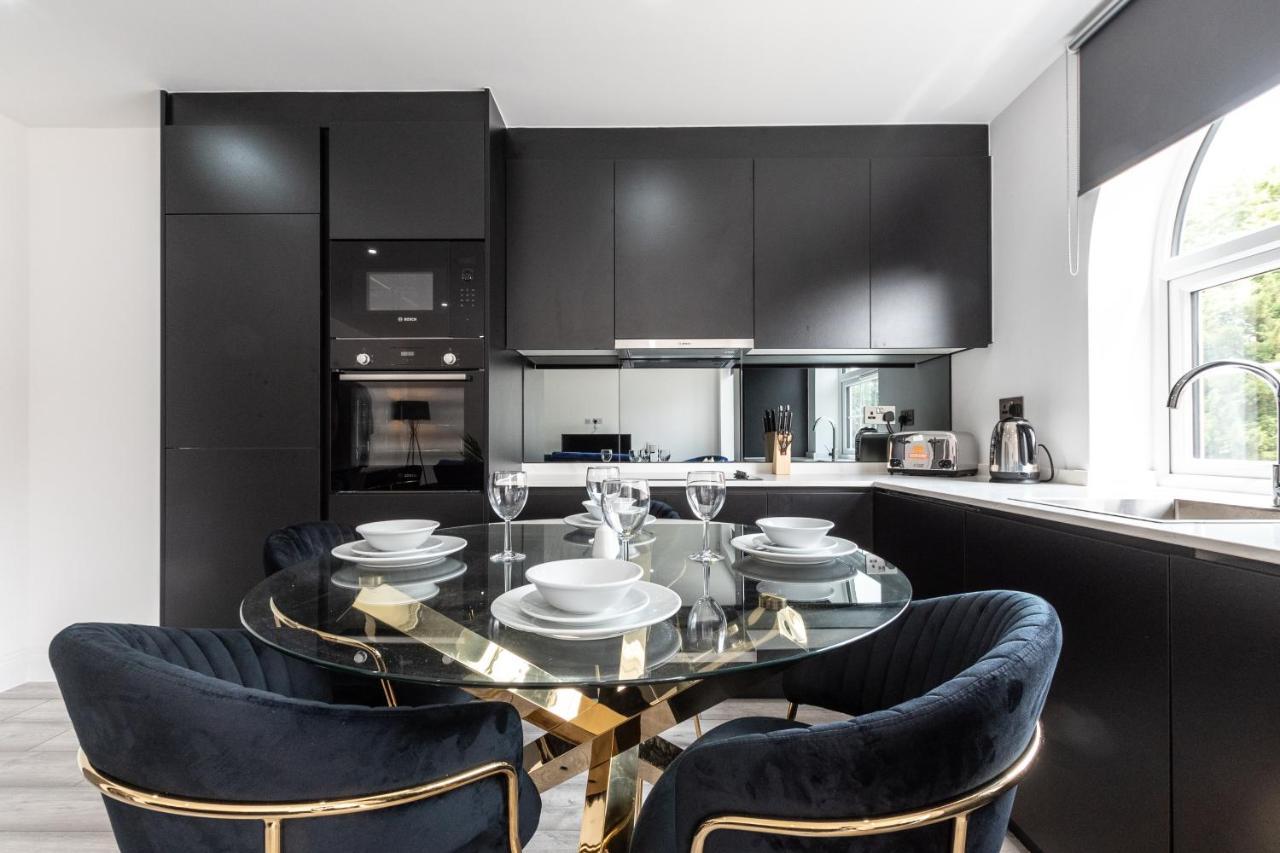 Elegant Apartments In Staines L Free Onsite Parking Ngoại thất bức ảnh