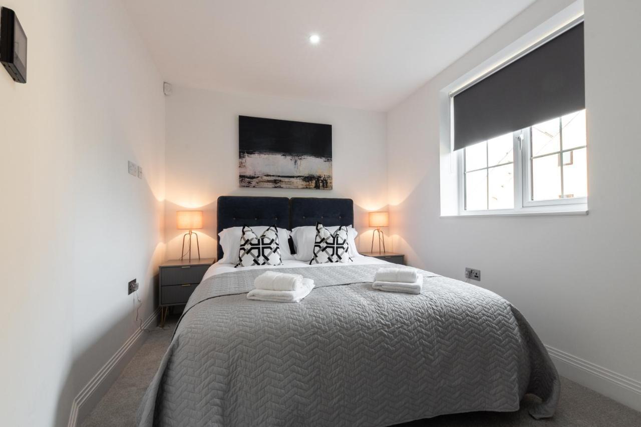 Elegant Apartments In Staines L Free Onsite Parking Ngoại thất bức ảnh