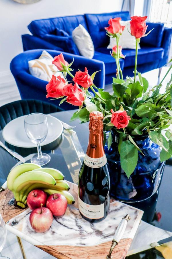 Elegant Apartments In Staines L Free Onsite Parking Ngoại thất bức ảnh