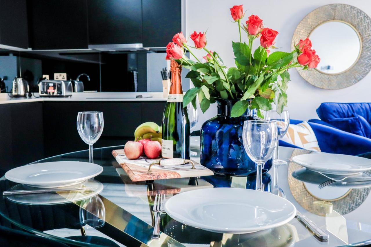 Elegant Apartments In Staines L Free Onsite Parking Ngoại thất bức ảnh