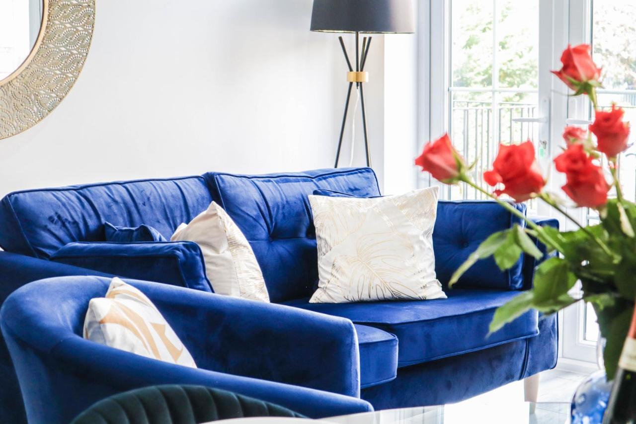 Elegant Apartments In Staines L Free Onsite Parking Ngoại thất bức ảnh