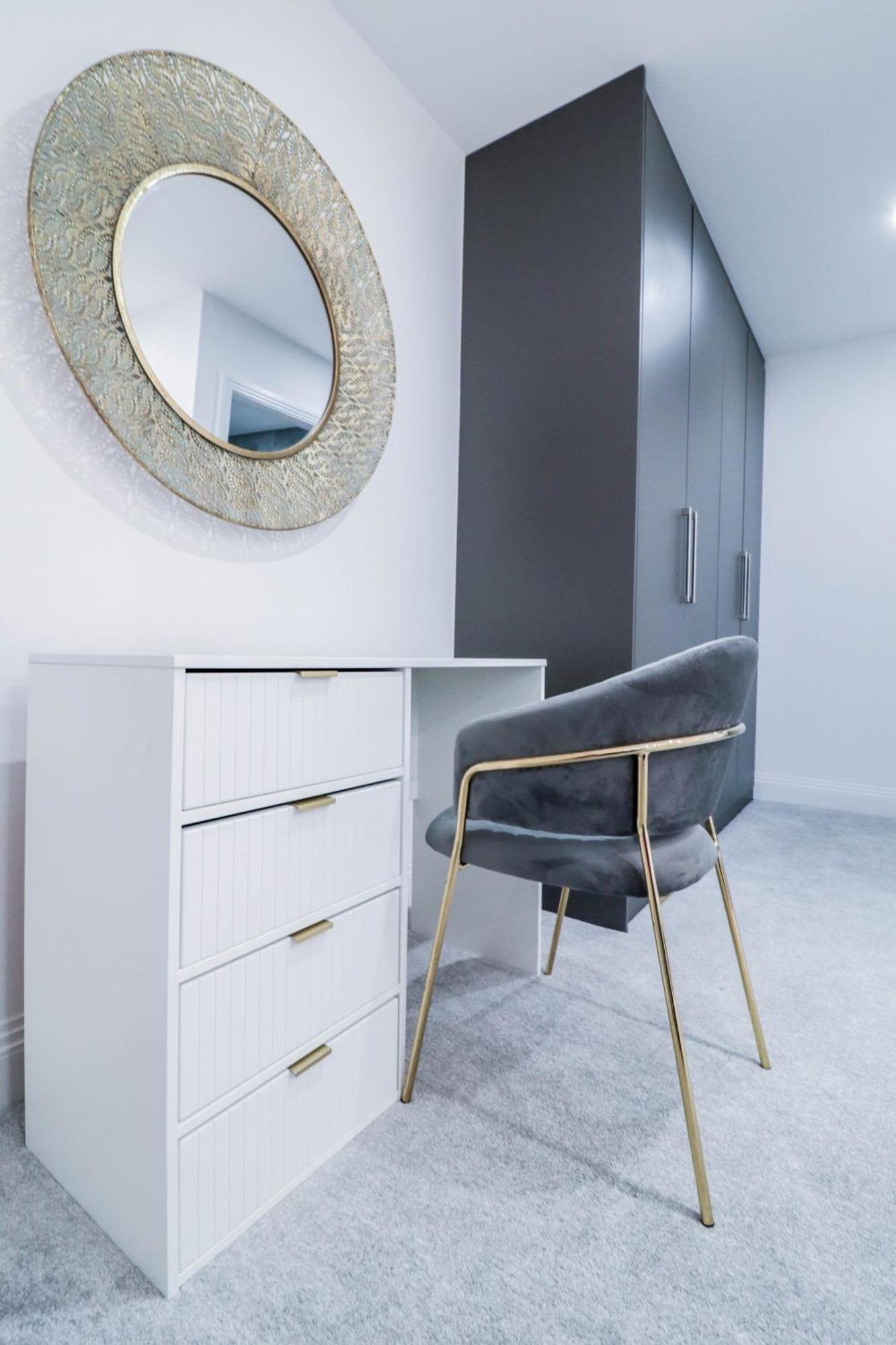 Elegant Apartments In Staines L Free Onsite Parking Ngoại thất bức ảnh