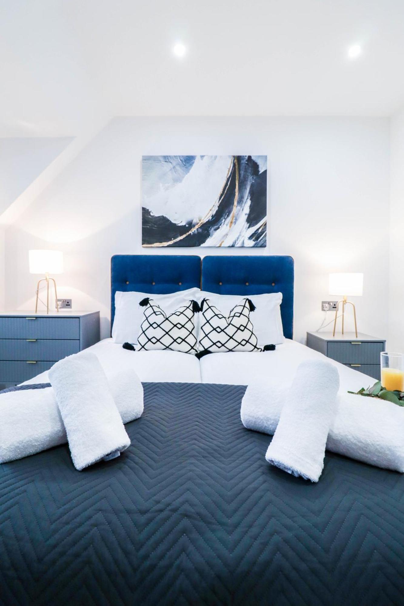 Elegant Apartments In Staines L Free Onsite Parking Ngoại thất bức ảnh