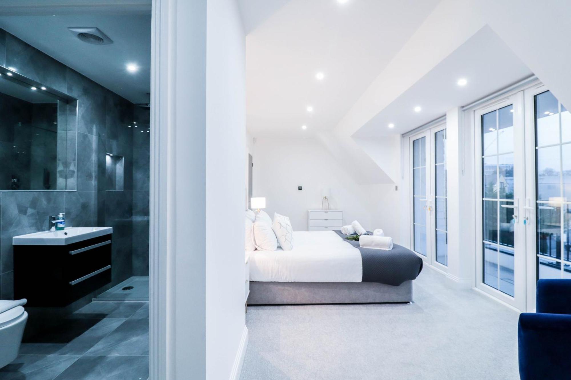 Elegant Apartments In Staines L Free Onsite Parking Ngoại thất bức ảnh