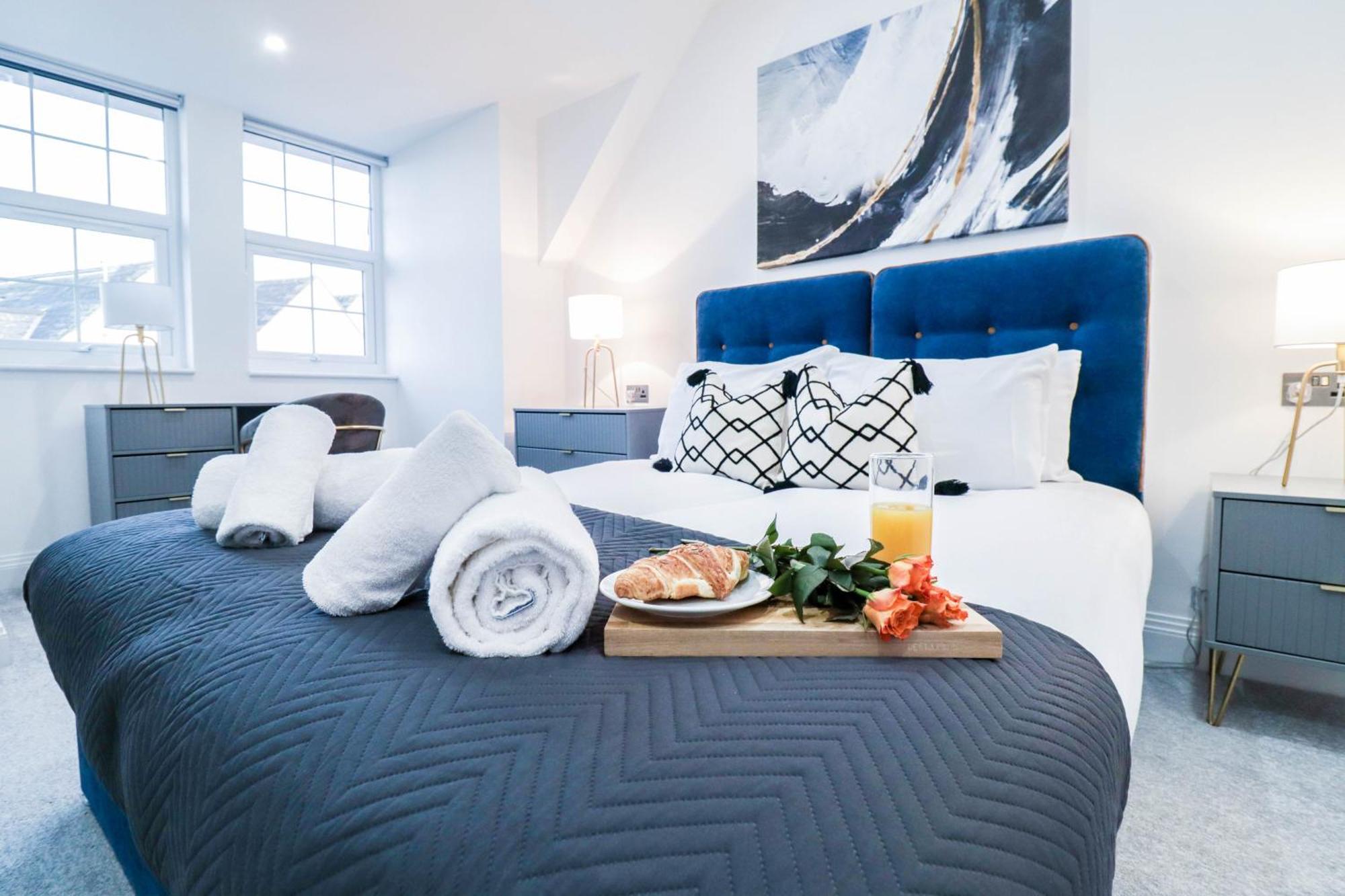 Elegant Apartments In Staines L Free Onsite Parking Ngoại thất bức ảnh