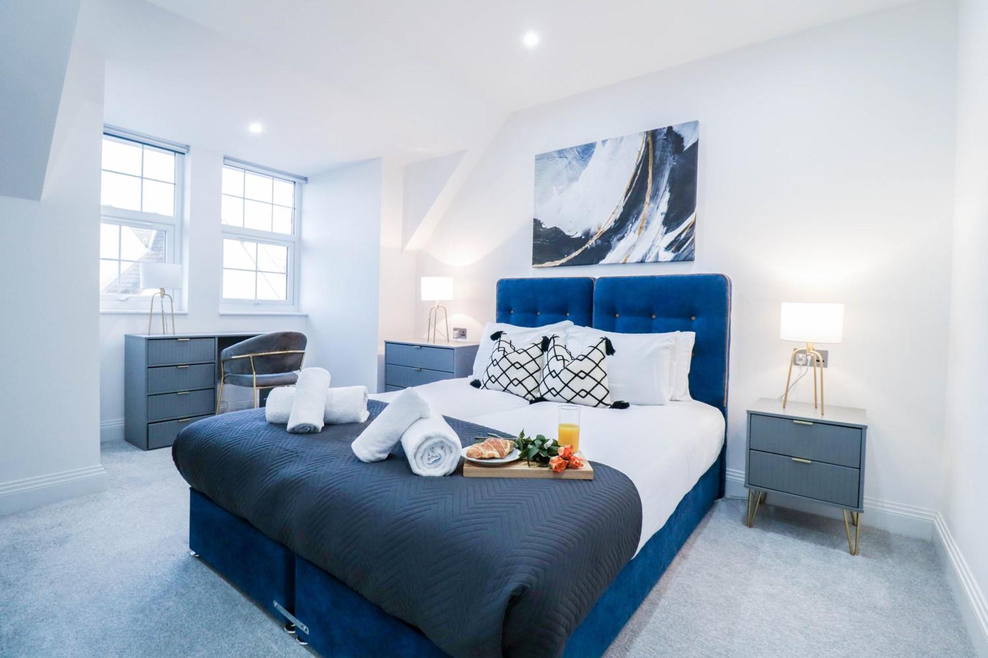Elegant Apartments In Staines L Free Onsite Parking Ngoại thất bức ảnh