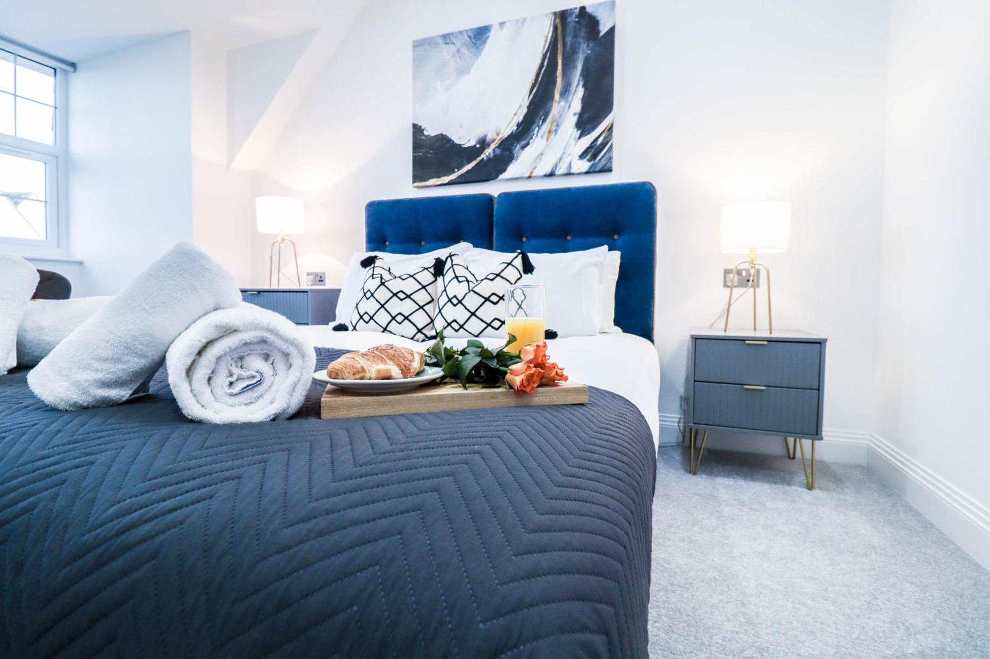 Elegant Apartments In Staines L Free Onsite Parking Ngoại thất bức ảnh